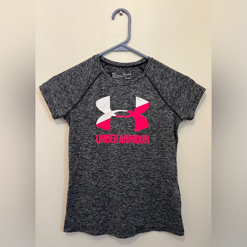 Under Armour T-shirt, gray with pink and white UA pattern /  Under Armour words.
